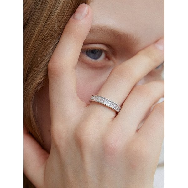 에센스 실버(W) 채널 바게트 테니스 반지 화이트 HL4R5B456W9