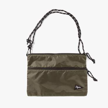 샌프란시스코마켓 PILGRIM SURF+SUPPLY 필그림 서프 RIPSTOP SACOCHE OLIVE PLE2M80003A94