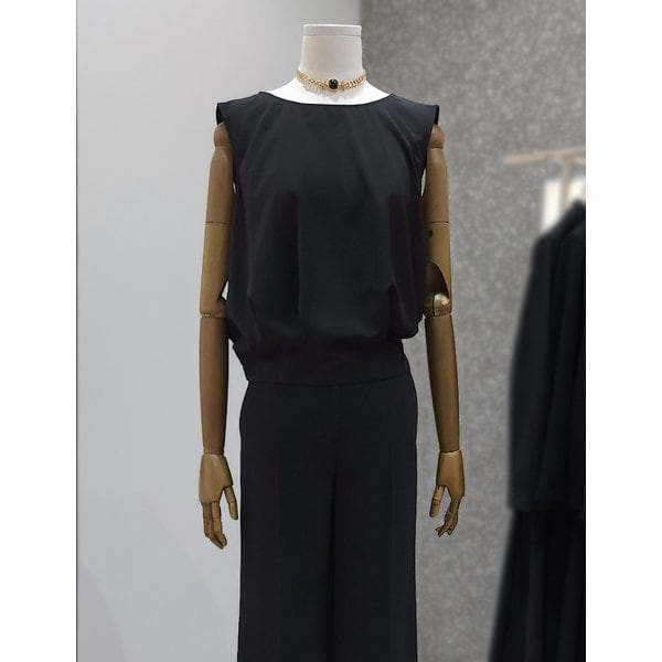 [부산점] 백 슬릿 슬리브리스 블라우스 JS5B0BL241