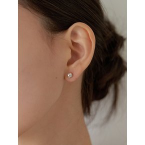 Mini hammer ball earring