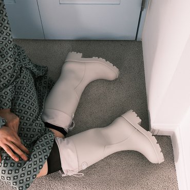 리끌로우 HOU LONG RAIN BOOTS IVORY