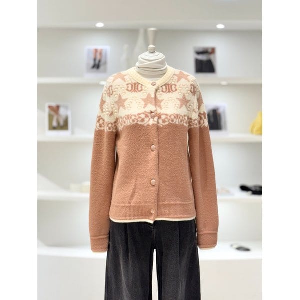 [여주점] 여성 엠블럼 자카드 니트 가디건(D244KSL038)