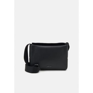 이스퀘어 4805575 Calvin Klein VERTICAL LINES MESSENGER UNI - Across body bag black