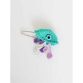 Jellyfish brooch (mint)