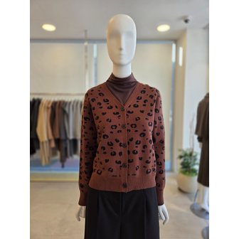 더아이잗 [여주점] [더 아이잗] 여성 레오파드 브이넥 니트 가디건 (IRBM1CD951)
