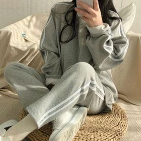 걸옆라인 포인트컬러 편하게 입기 우수한 운동복 코디세트 운동복