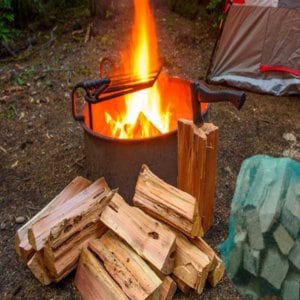  국산 참나무 장작 땔감 숯 불쏘시개 마른 굵은 캠핑 오래타는 장작 10kg