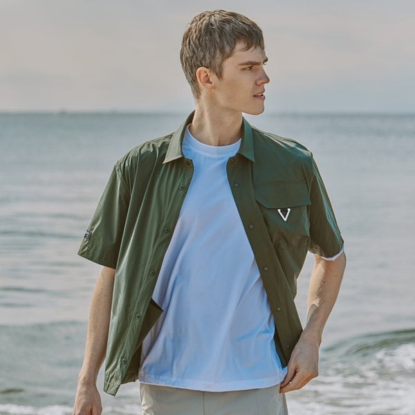 [부산점] 로고펀칭 포켓장식 셔츠형 남성 반팔자켓 카키_CHD2MJK0201KH