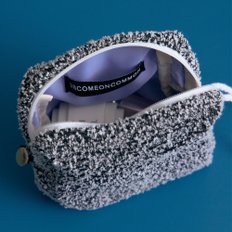 Boucle Pouch (Cookie and Cream)