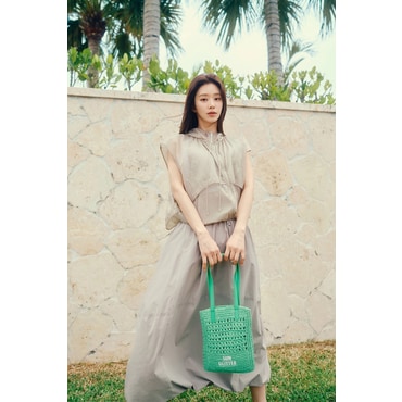 시슬리 쿠어 후드 덧장 민소매 크롭 점퍼 SAJP40531