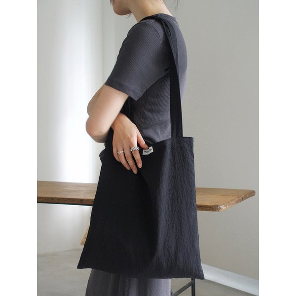 Daisy Embo Cotton Bag (Black)