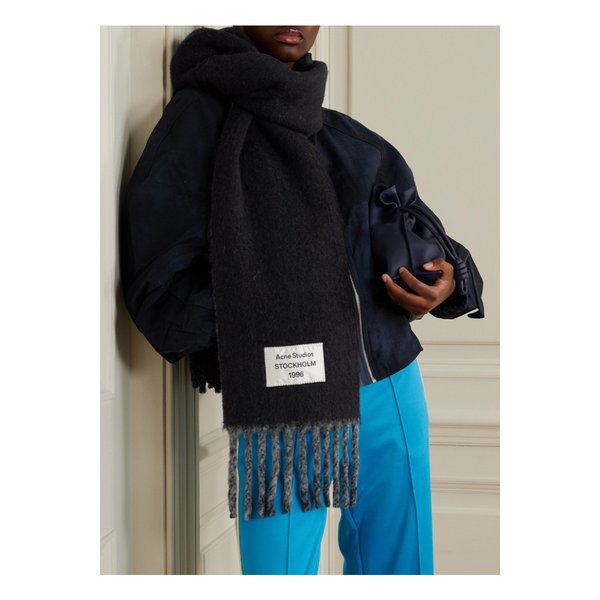 투톤 프린지 아플리케 알파카 혼방 스카프 블랙 1647597346174368