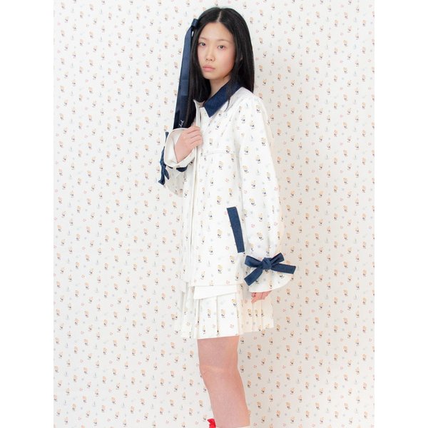 Rabbit full of nautical ballads pleated skirt white