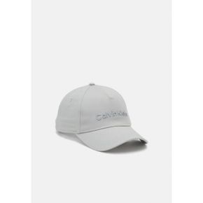 4740535 Calvin Klein MUST UNI - Cap grey dew 87355620