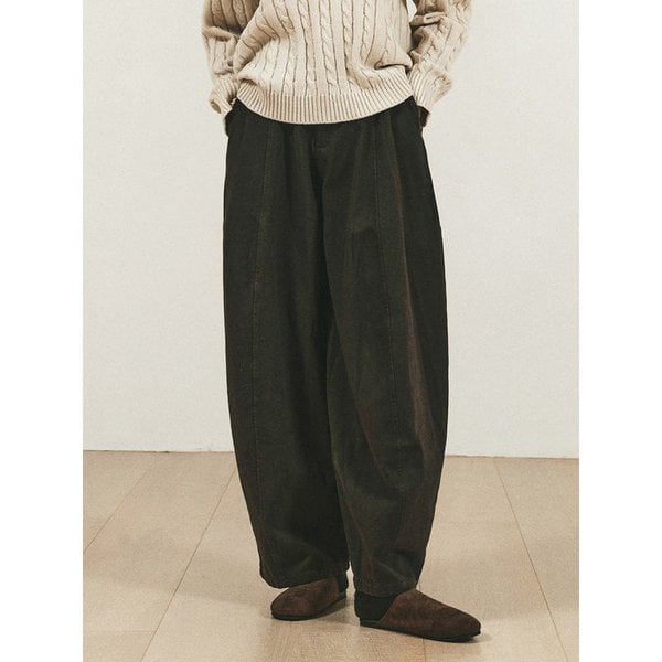 VOLUME CURVED LINE PANTS_KHAKI