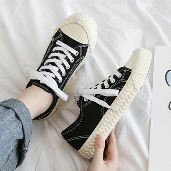 [옷자락] 여자 캐주얼 운동화 블랙 화이트 로우탑 스니커즈