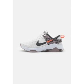 5138406 Nike NIKE ZOOM BELLA 6 PRM - Training shoe summit white/dark smoke grey/light viol