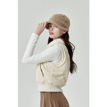 고엑스오 메탈로고 플러피 보닛햇 베이지