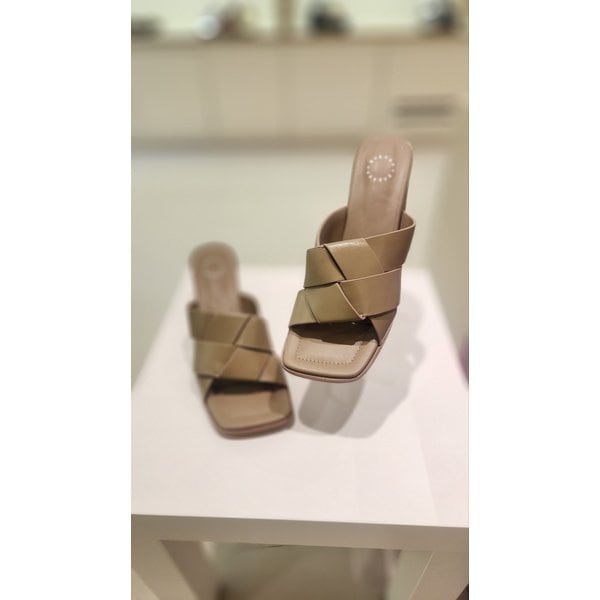 [여주점] 바바라 양가죽 매듭 디테일 여성뮬 7cm BBI441 (3컬러)