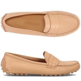 페라가모 [부산점] 로고 ISIDE AMARETTI 764206 여성 로퍼 드라이빙슈즈