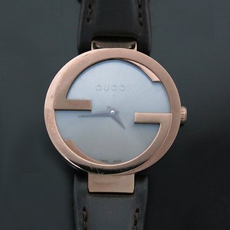 구찌 인터로킹 G 스틸 여성시계