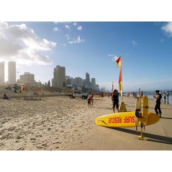 수정됨_surfers-paradise-gold-coast-australia.jpg