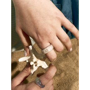 poppy ring-white