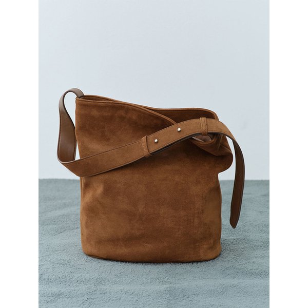 노아 스웨이드 버킷백 Noah Suede Bucket Bag_Chestnut