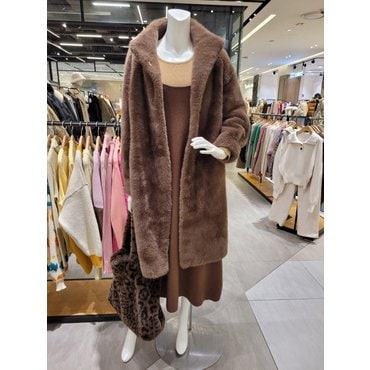 파프리카 페이크퍼 하이넥 롱 점퍼 NJ4FUC02