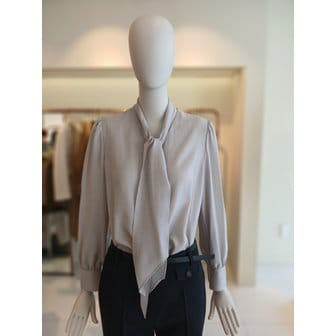CC콜렉트 [여주점] 씨씨콜렉트 브이넥리본타이블라우스 E262msc131