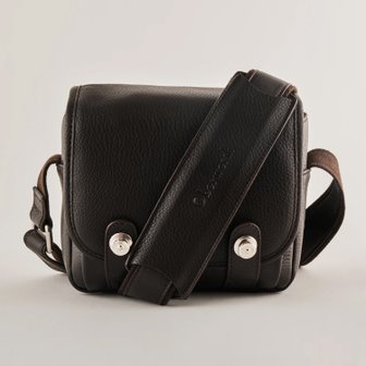 오버베르트 Leica Q3 Casual Bag Darkbrown 오버베르트 가방