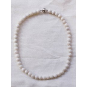 THE GEMSTONE NECKLACE (WHITE)