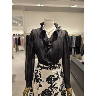 지고트 [파주점] 프릴 니트 헴 하이넥 블라우스 JS2B0BL901