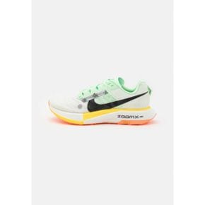 4358835 Nike ZOOMX ULTRAFLY - Trail running shoes summit white/black/vapor green/laser ora