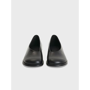 PLUMP FLAT GOSSY BLACK