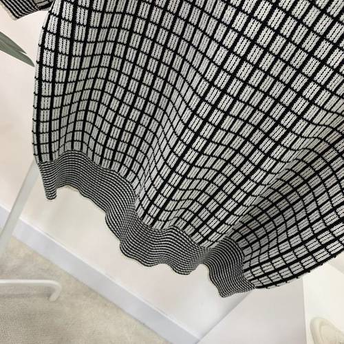 이고 체크 패턴 금장 퍼프 반팔 니트 2color