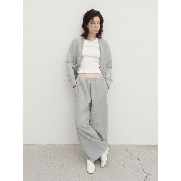 클로이 브이넥 집업 (2컬러)