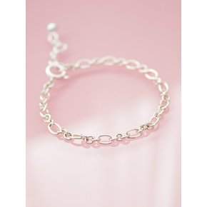 Q Chain Bracelet