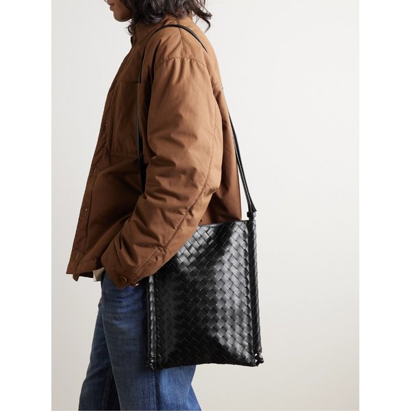 플랫 루프 인트레치아토 가죽 메신저백 1647597331121751