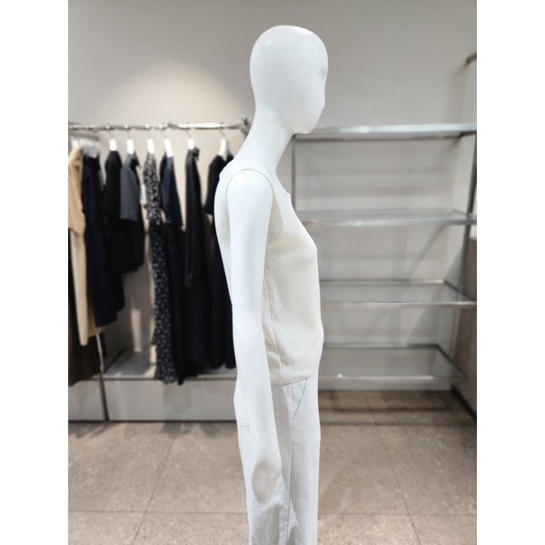 [여주점] [나이스클랍] 라운드넥 자수 슬리브리스 니트 탑 A262PWK517