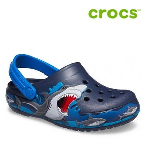 [세일] 크록스 아동 샌들 /47- 207070-410 / Kids Crocs Fun Lab Shark Lights Clog Navy