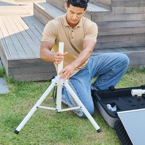 캠핑용 휴대용 접이식 티비 모니터 스탠드 TV 거치대 38cm(15인치)~81cm(32인치) 호환