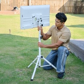 캠핑용 휴대용 접이식 티비 모니터 스탠드 TV 거치대 38cm(15인치)~81cm(32인치) 호환