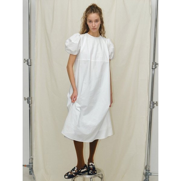 EMBROIDERED BELL SLEEVE MAXI DRESS / WHITE