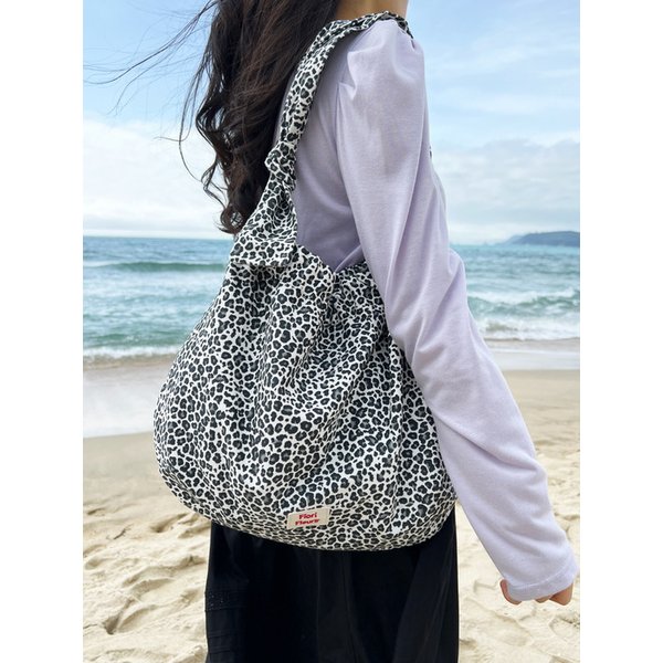 Ange Leopard shoulder cross_Black