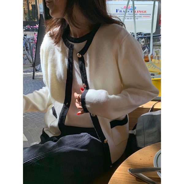 헤어리소프트 배색 가디건_IVORY+BLACK