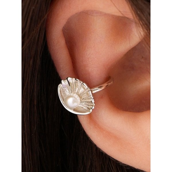 925silver Love tear shell earcuff