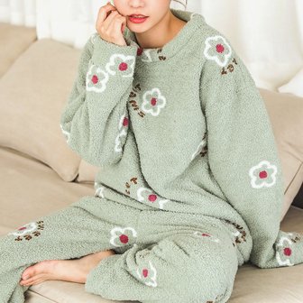버블돌 야생화 투피스 뽀글이 털잠옷 여성 겨울잠옷 홈웨어 파자마 상하복