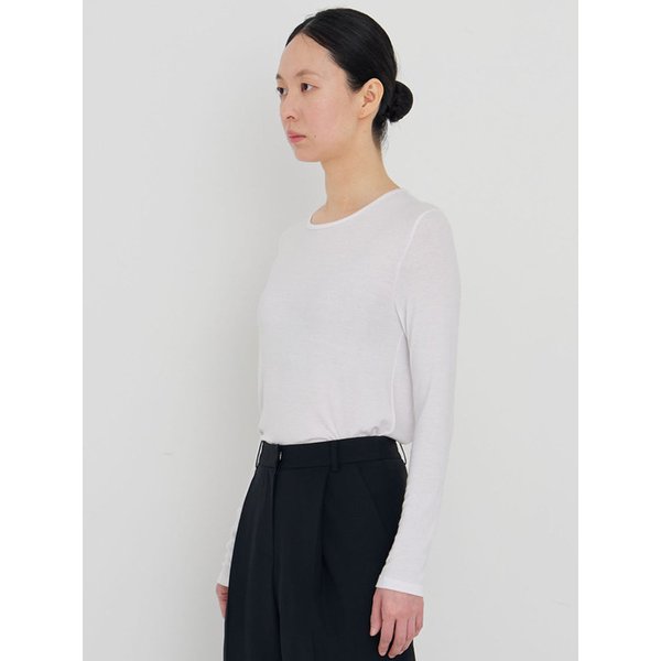 Soft clean slim top off white