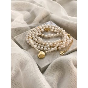 LONG PEARL NECKLACE